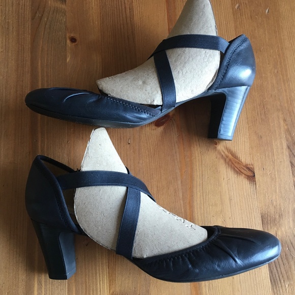 Navy Blue GeoX Pumps - Picture 5 of 11